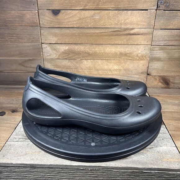 Crocs Kadee Flats Womens Sz 9 Black Slip On Slip Resistant Sandals Cutout - Picture 1 of 10